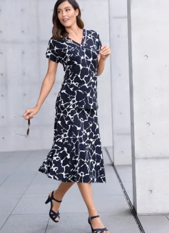 Rock in leicht ausgestellter Form