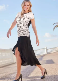 Rock mit asymmetrischem Saumabschluss