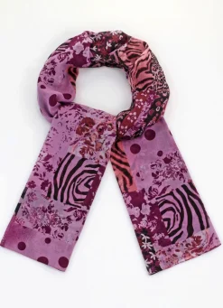 Schal mit abwechslungsreichen Musterblöcken