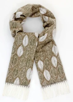 Schal mit Blätterdessin