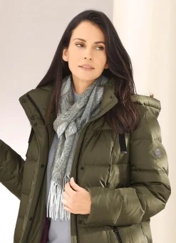 Schal mit Blätterdessin