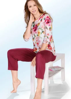 Schlafanzug aus BIO-Baumwolle mit gebogten Abschlüssen sowie 3/4-langen Ärmeln