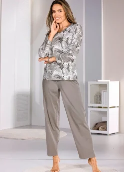 Schlafanzug aus nachhaltigem Baumwollanbau