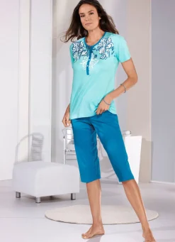 Schlafanzug mit kurzen Ärmeln und wadenlanger Hose