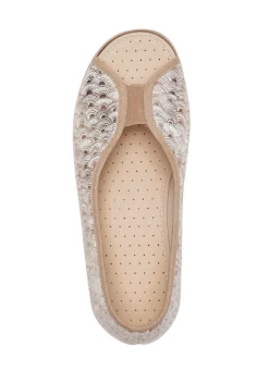 Slipper in Goldbeige aus Textilmaterial
