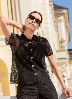 Spitzenbluse mit Hemdkragen