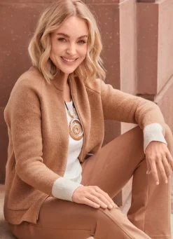 Strickjacke mit größeren Taschen