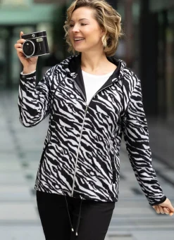 Strickjacke mit Kapuze