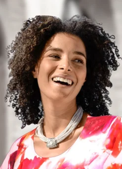 Textilkette mit Kristallstein Anhänger