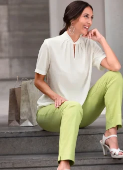 Tunika mit raffiniert gearbeitetem Stehkragen