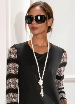 Verschlusslose Halskette mit weißen Schmuckperlen