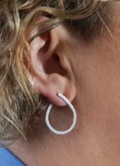 Zeitlose Creolen in Eismatt